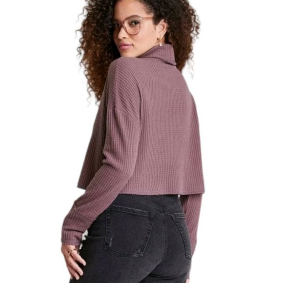 Wild Fable Women's Long Sleeve Turtleneck Cozy Boxy Cropped T-shirt Sz  Medium - Picture 2 of 16